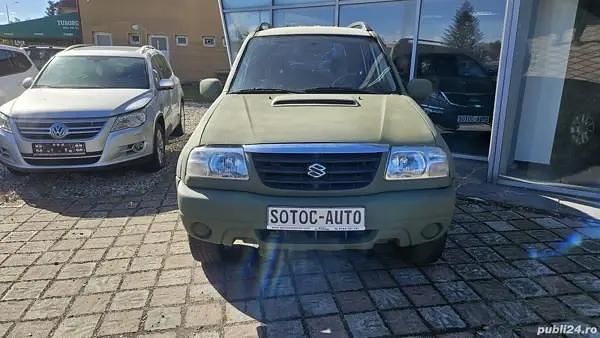 Second-hand Suzuki Grand Vitara 109 CP (80 kW) 2004 Verde SUV