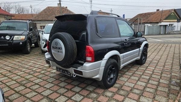 Second-hand Suzuki Grand Vitara 128 CP (94 kW) 2005 Negru SUV