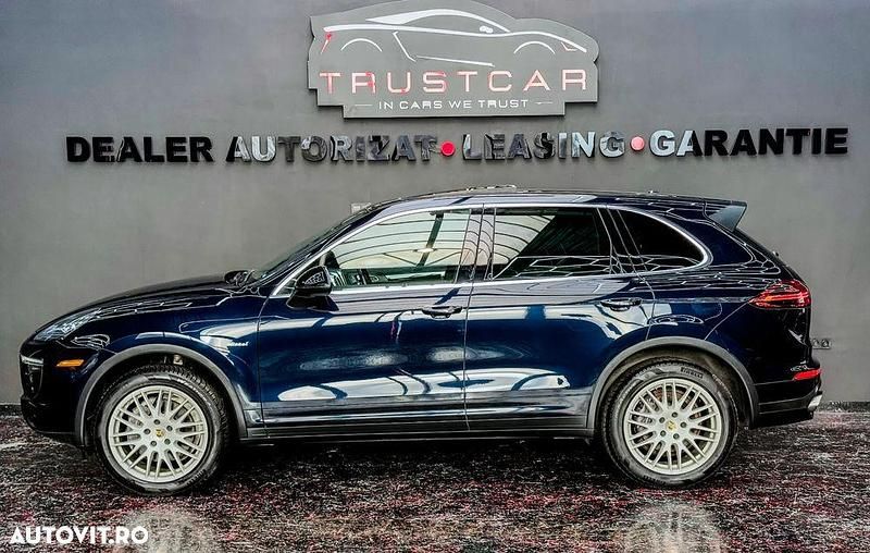 Second-hand Porsche Cayenne Platinum Edition 262 CP (192 kW) 2014 Culoarealbastru SUV