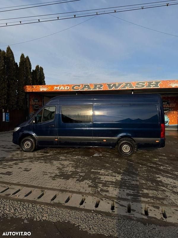 Second-hand Mercedes Sprinter 190 CP (139 kW) 2018 Culoarealbastru Van