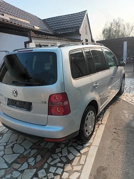 Utilizat 2010 VW Touran Monovolum | 3.950 EUR (Preț OK) - Imagine 1/4
