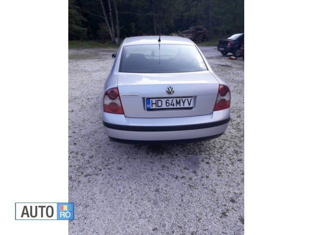Gri Utilizat 2002 VW Passat Berlinǎ | 2.900 EUR (Puțin scump) - Imagine 1/4