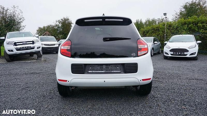Second-hand Renault Twingo LIMITED 69 CP (50 kW) 2017 Culoarealb Hatchback