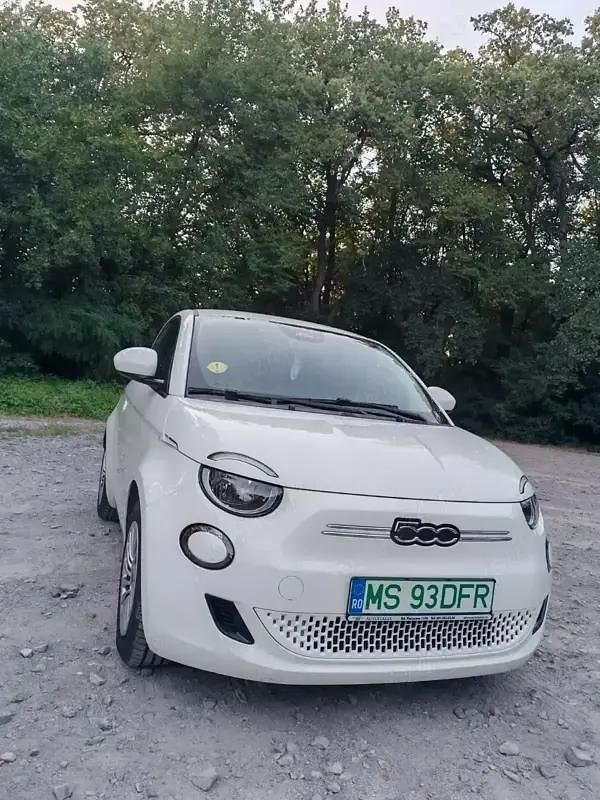 Utilizat 2023 Fiat 500e Berlinǎ | 19.000 EUR - Imagine 1/4