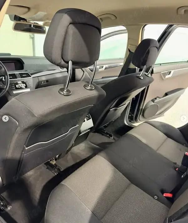 Second-hand Mercedes C180 156 CP (114 kW) 2013 Berlinǎ