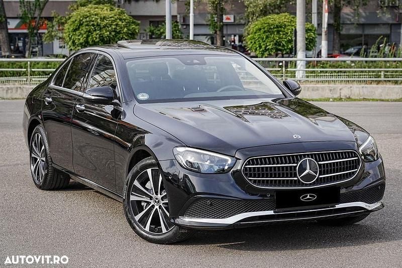 Culoarenegru Utilizat 2021 Mercedes E300 Avantgarde Berlinǎ | 32.900 EUR - Imagine 1/4