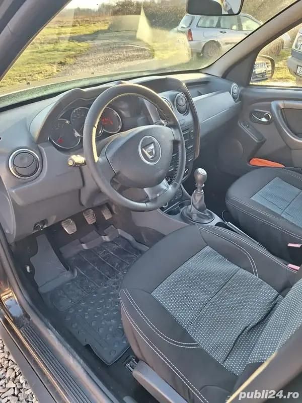 Second-hand Dacia Duster 105 CP (77 kW) 2015 Hatchback