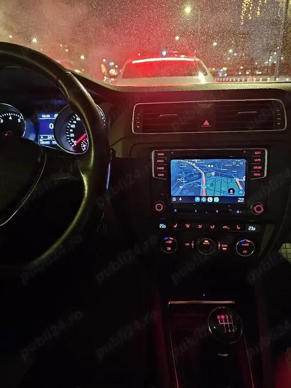 Second-hand VW Jetta Comfortline 105 CP (77 kW) 2016 Berlinǎ