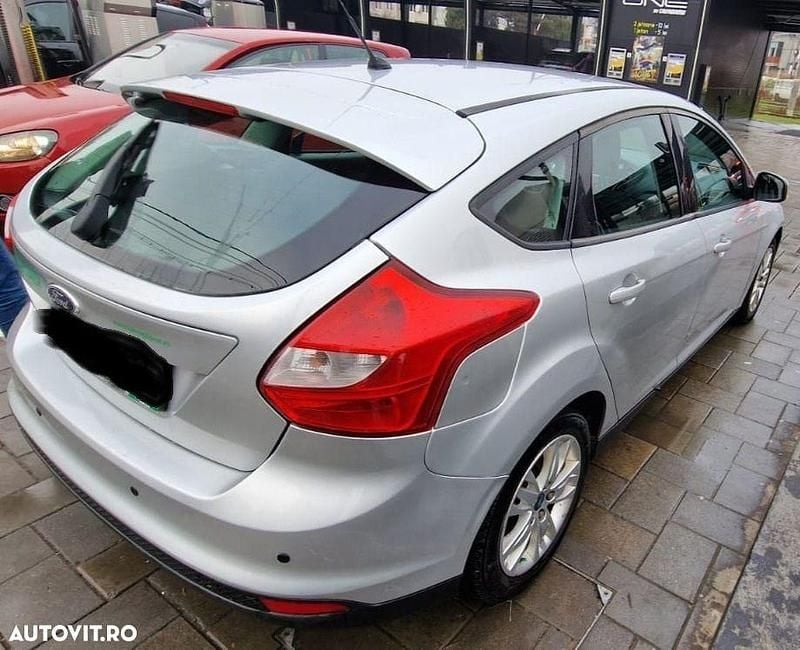 Second-hand Ford Focus 115 CP (84 kW) 2012 Culoaregri Hatchback