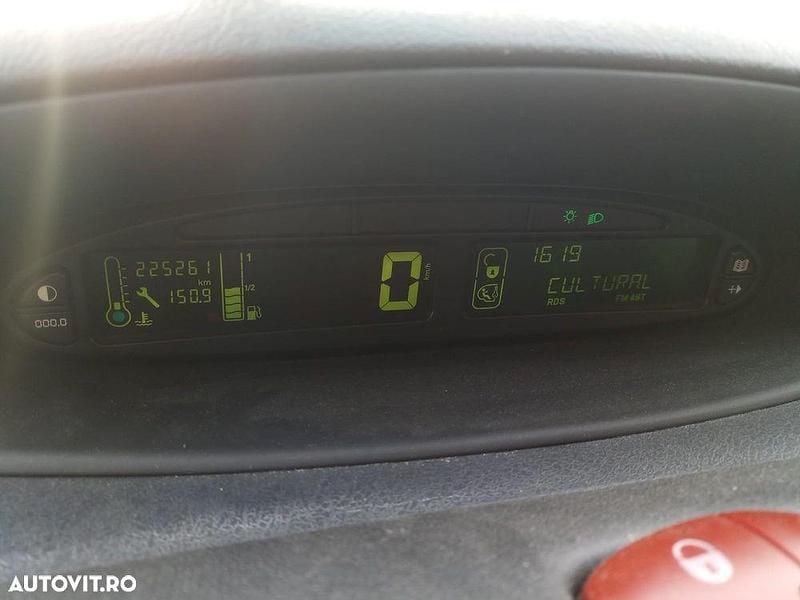 Second-hand Citroën Xsara Picasso Comfort 109 CP (80 kW) 2009 Culoaremaro Monovolum