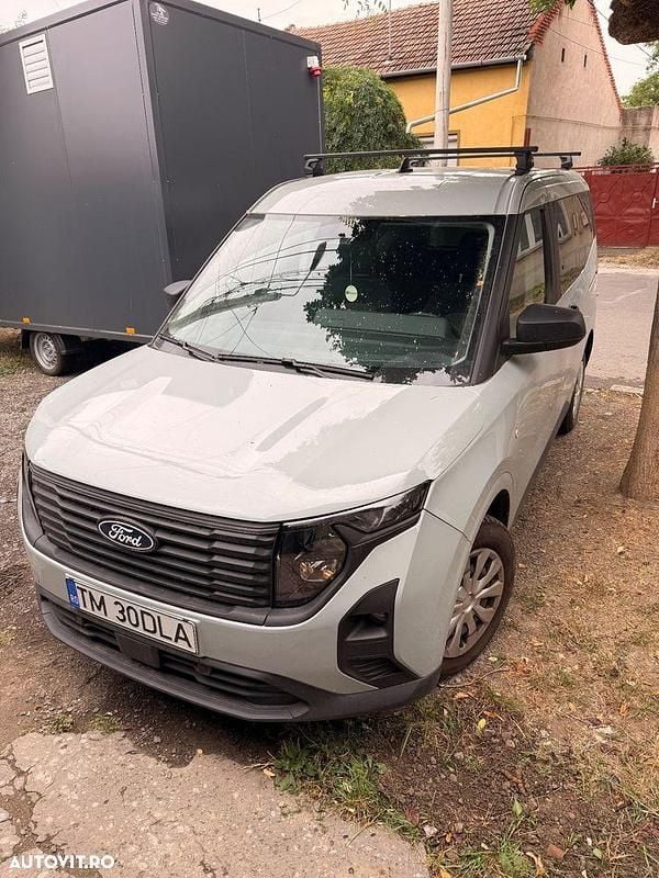 Second-hand Ford Tourneo Courier Trend 125 CP (91 kW) 2024 Culoaregri Monovolum
