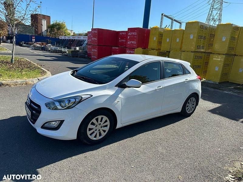 Culoarealb Utilizat 2015 Hyundai i30 Hatchback | 5.999 EUR - Imagine 1/4