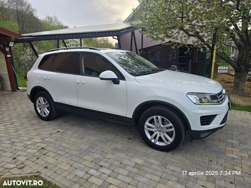 Alb Utilizat 2015 VW Touareg SUV | 18.400 EUR (Preț OK) - Imagine 1/4