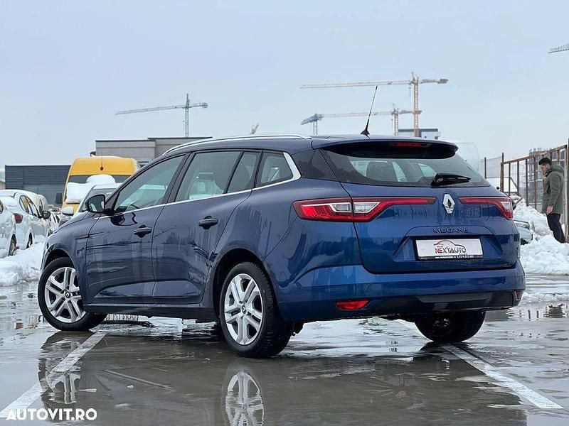 Second-hand Renault Mégane GrandTour Intens 110 CP (80 kW) 2018 Culoarealbastru Break