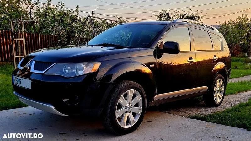 Culoarenegru Utilizat 2008 Mitsubishi Outlander Instyle SUV | 4.490 EUR - Imagine 1/4