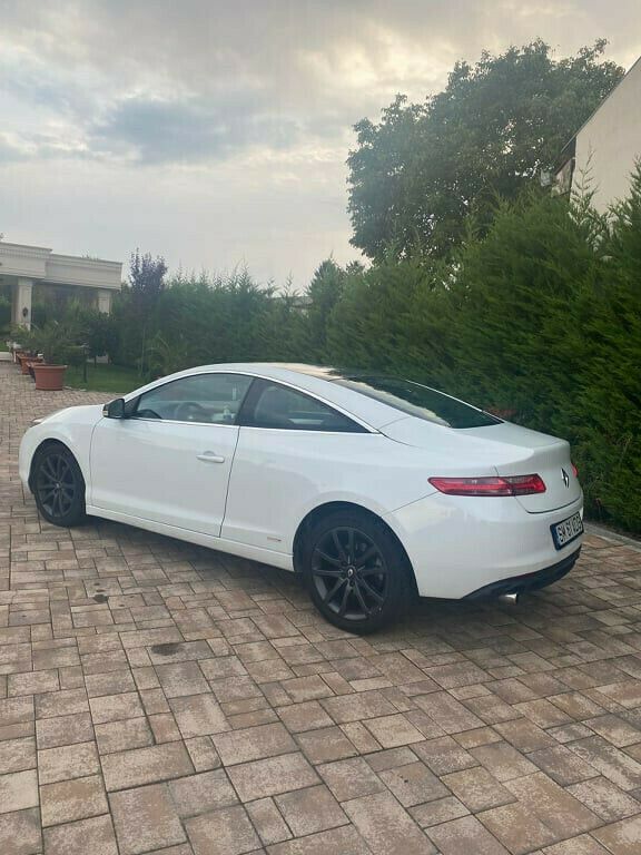 Second-hand Renault Laguna Coupé 150 CP (110 kW) 2011 Alb Coupe