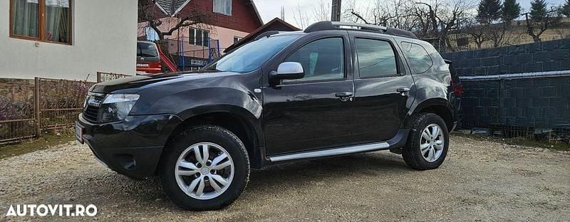 Negru Utilizat 2011 Dacia Duster Lauréate SUV | 6.290 EUR (Preț OK) - Imagine 1/4