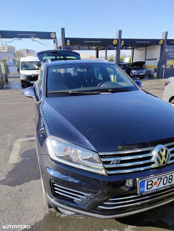 Albastru Utilizat 2016 VW Touareg Supreme SUV | 19.000 EUR (Preț bun) - Imagine 1/4