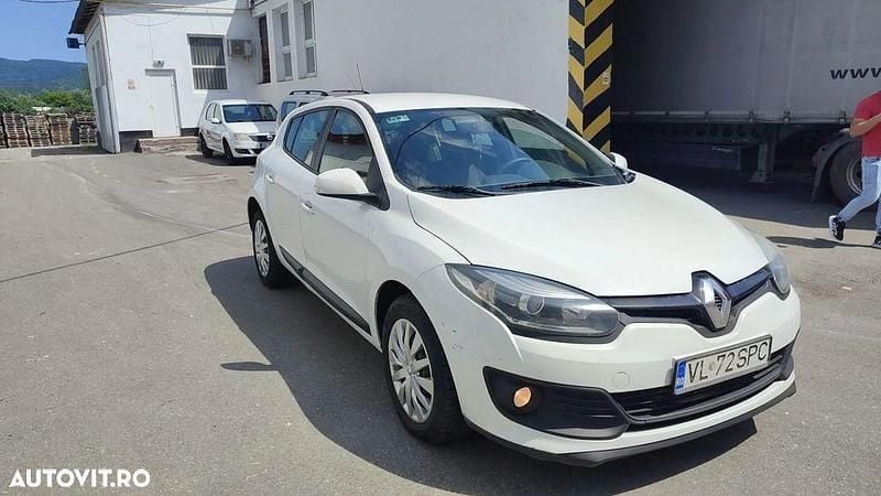 Alb Utilizat 2015 Renault Mégane III Expression Hatchback | 5.000 EUR (Preț bun) - Imagine 1/4