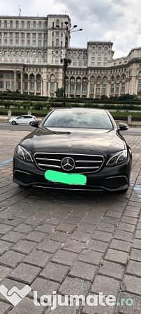 Negru Utilizat 2019 Mercedes E220 Berlinǎ | 21.500 EUR (Preț bun) - Imagine 1/4