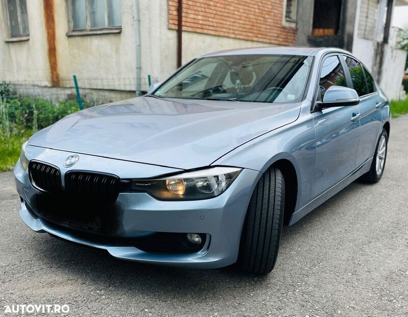 Albastru Utilizat 2013 BMW 318 Berlinǎ | 8.700 EUR (Preț OK) - Imagine 1/4