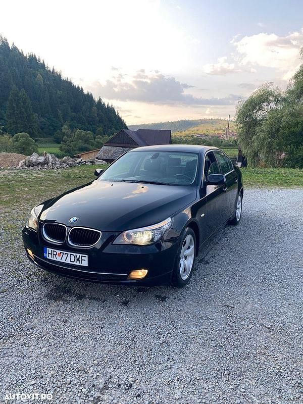 Culoarenegru Utilizat 2009 BMW 520 Comfort Edition Berlinǎ | 6.200 EUR (Preț bun) - Imagine 1/4