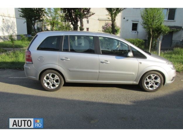 Second-hand Opel Zafira 74 CP (54 kW) 2007 Gri Monovolum