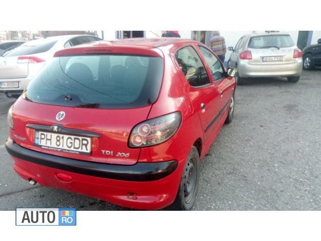 Second-hand Peugeot 206 70 CP (51 kW) 2000 Rosu Hatchback