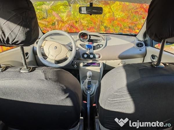 Second-hand Renault Twingo 47 CP (34 kW) 2010 Hatchback