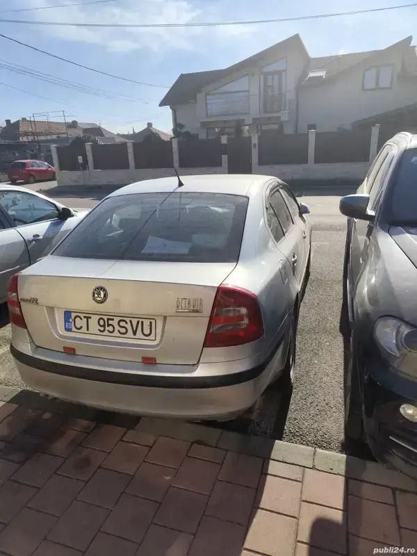 Argintiu Utilizat 2006 Skoda Octavia Berlinǎ | 2.000 EUR (Preț OK) - Imagine 1/4