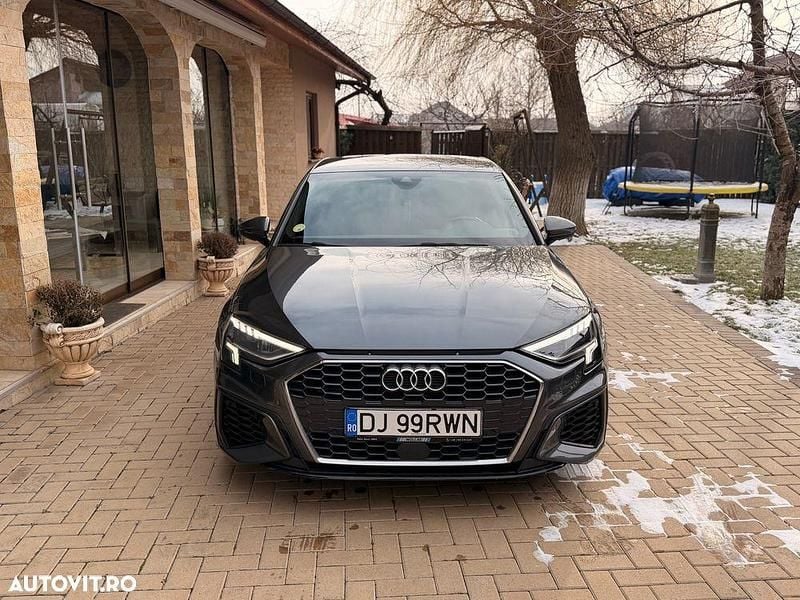 Second-hand Audi A3 S-Line 150 CP (110 kW) 2021 Culoaregri Berlinǎ