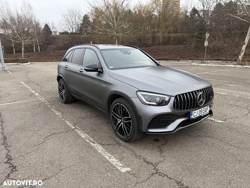 Gri Utilizat 2020 Mercedes GLC43 AMG AMG SUV | 43.750 EUR (Preț bun) - Imagine 1/4