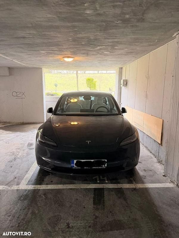 Second-hand Tesla Model 3 338 kW (460 CP) 2024 Culoaregri Berlinǎ