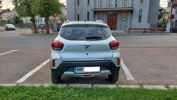 Second-hand Dacia Spring Comfort Plus 33 kW (45 CP) 2021 Argintiu Hatchback