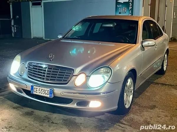 Argintiu Utilizat 2003 Mercedes E320 Berlinǎ | 3.950 EUR - Imagine 1/4