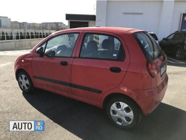 Second-hand Chevrolet Spark 66 CP (48 kW) 2008 Rosu Hatchback