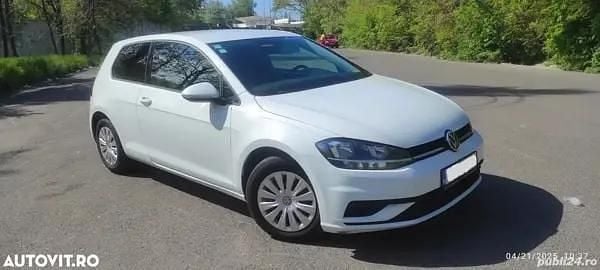 Alb Utilizat 2017 VW Golf VII Hatchback | 8.700 EUR (Preț bun) - Imagine 1/4