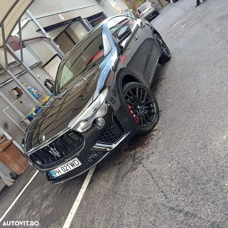 Culoarenegru Utilizat 2018 Maserati Levante SUV | 31.900 EUR (Scump) - Imagine 1/4