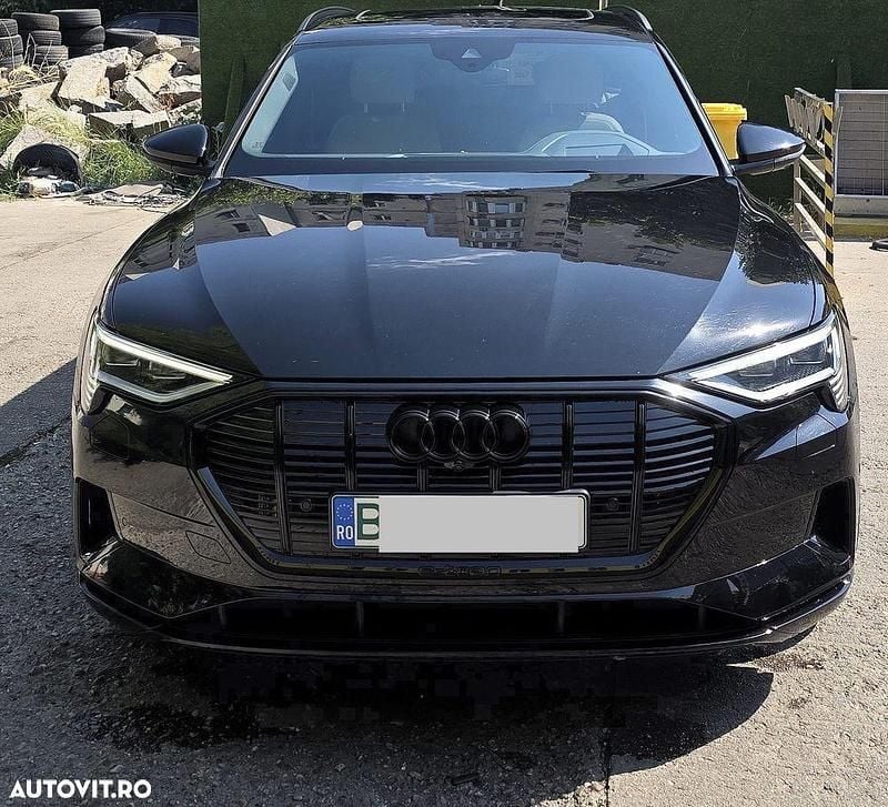 Culoarenegru Utilizat 2021 Audi e-tron Advanced SUV | 43.000 EUR (Scump) - Imagine 1/4