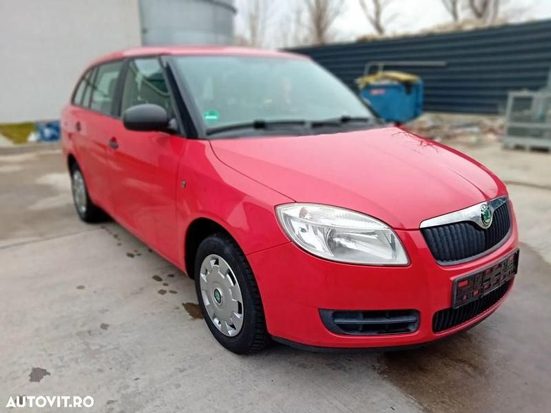 Culoarerosu Utilizat 2011 Skoda Fabia Classic Hatchback | 2.566 EUR (Preț bun) - Imagine 1/4