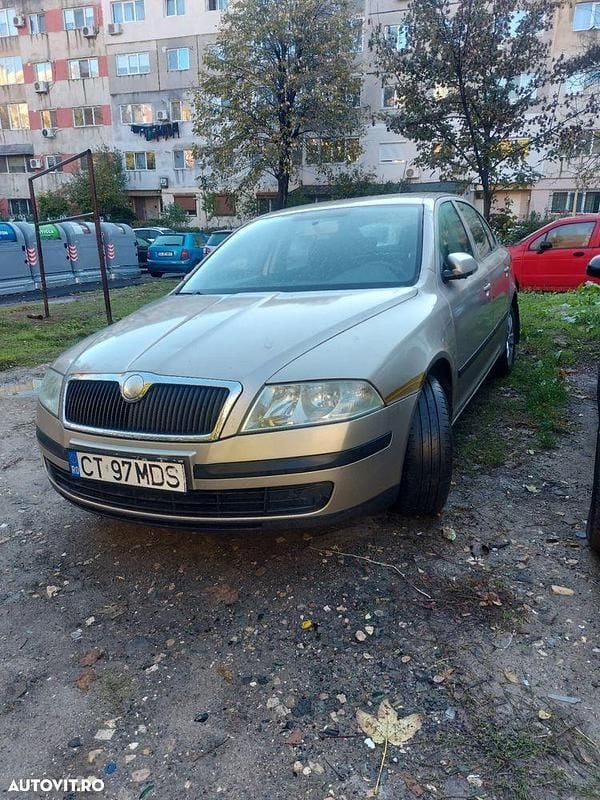 Culoaregalbeuriu Utilizat 2005 Skoda Octavia Classic Hatchback | 3.300 EUR (Puțin scump) - Imagine 1/4