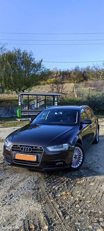 Second-hand Audi A4 136 CP (100 kW) 2012 Culoaremaro Break