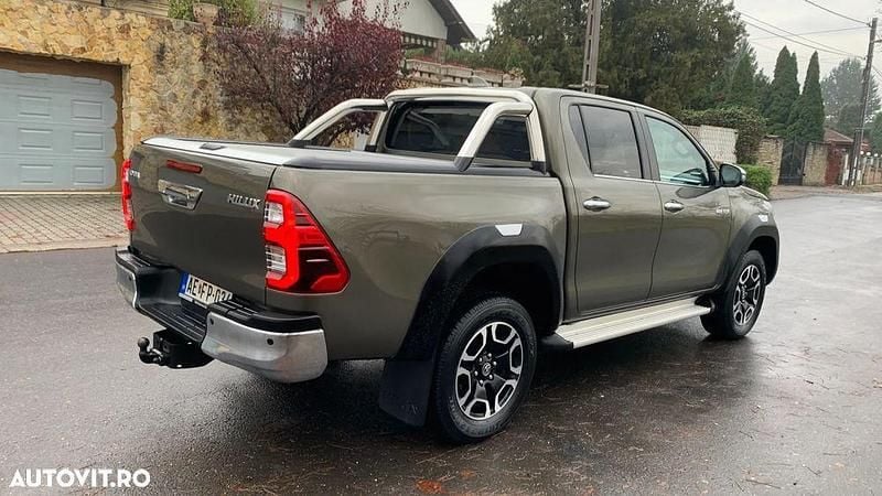 Second-hand Toyota HiLux Edition 204 CP (150 kW) 2023 Culoareverde Pickup