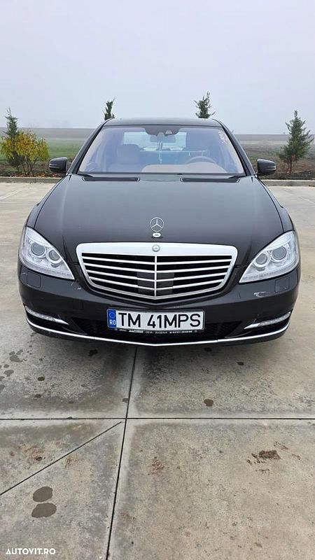 Culoarenegru Utilizat 2011 Mercedes S350 Berlinǎ | 26.000 EUR (Puțin scump) - Imagine 1/4