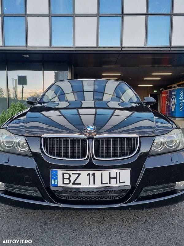 Culoarenegru Utilizat 2008 BMW 318 Berlinǎ | 4.700 EUR (Preț OK) - Imagine 1/4
