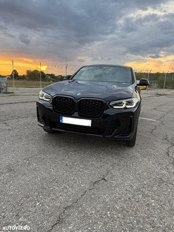 Culoarenegru Utilizat 2023 BMW X4 SUV | 51.500 EUR (Puțin scump) - Imagine 1/4