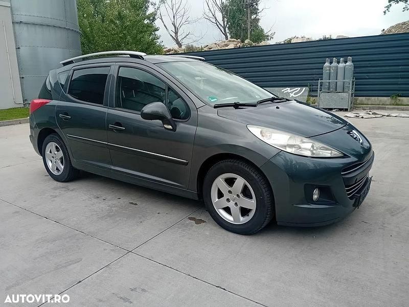 Culoarenegru Utilizat 2011 Peugeot 207 Premium Break | 2.470 EUR - Imagine 1/4