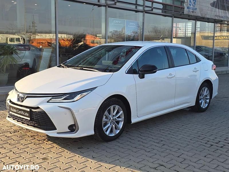 Second-hand Toyota Corolla Business Edition 140 CP (102 kW) 2025 Culoarealb Berlinǎ