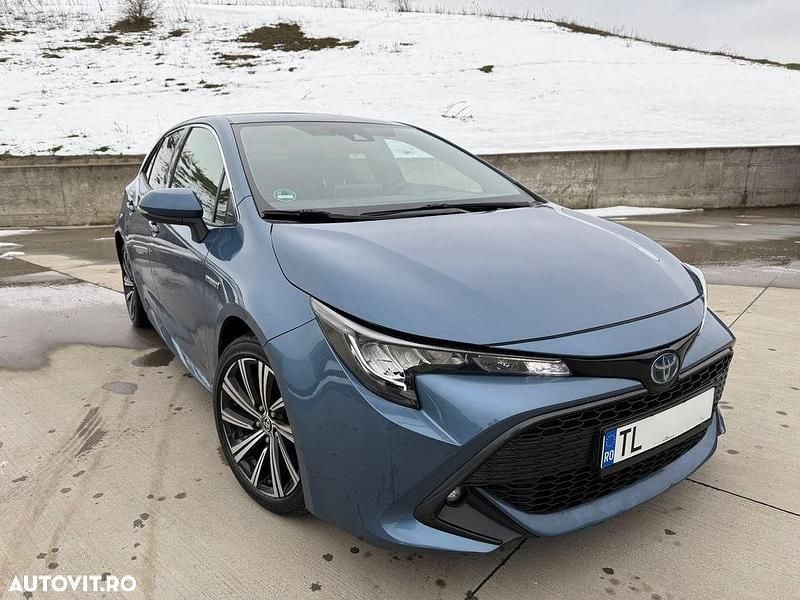 Second-hand Toyota Corolla 122 CP (89 kW) 2021 Culoarealbastru Hatchback