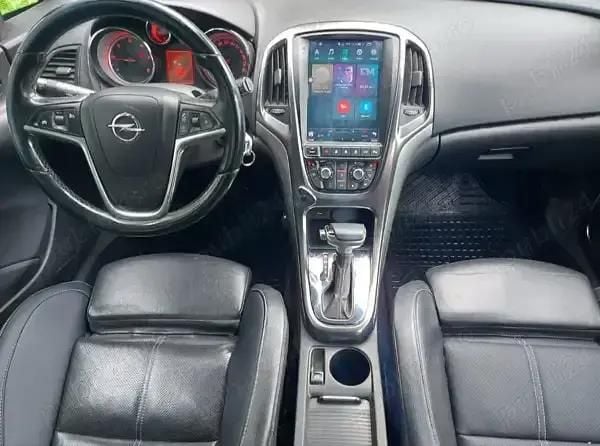 Utilizat 2011 Opel Astra Hatchback | 3.300 EUR (Preț OK) - Imagine 1/4